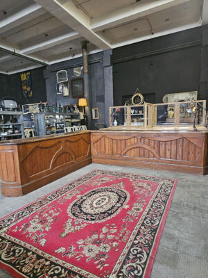 Mostrador Art Nouveau en forma de L