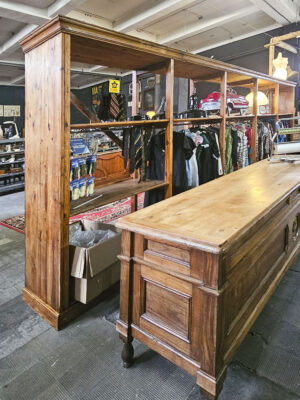 Estantería grande de tienda