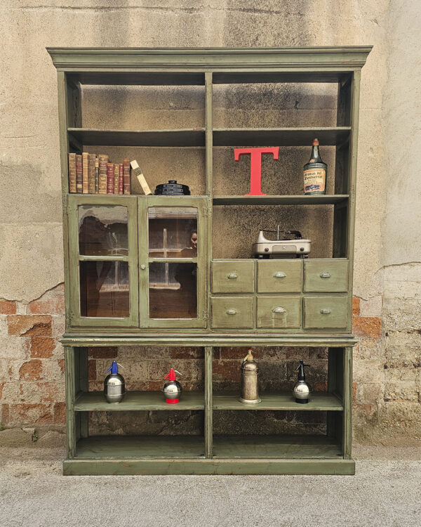 Estantería de colmado de pps. XX