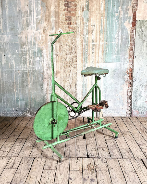 Bicicleta estática antigua
