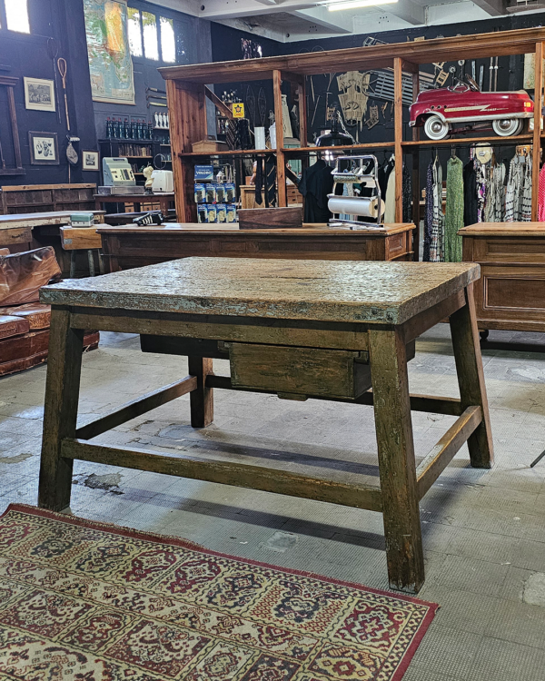 Mesa de taller industrial - Imagen 2