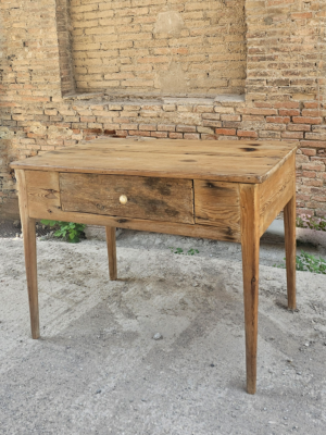 Mesa de cocina del siglo XIX