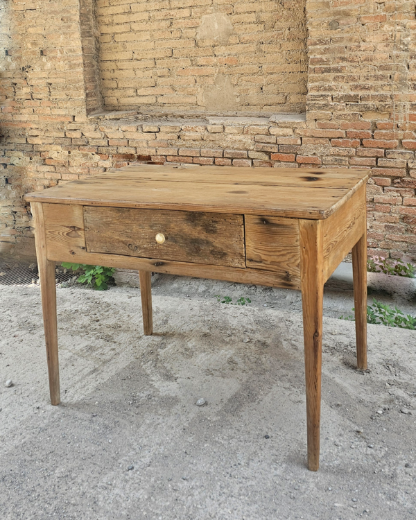 Mesa de cocina del siglo XIX