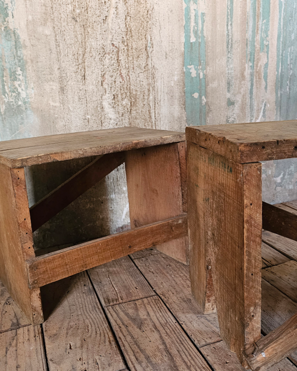 Banquetas en madera de pino - Imagen 4