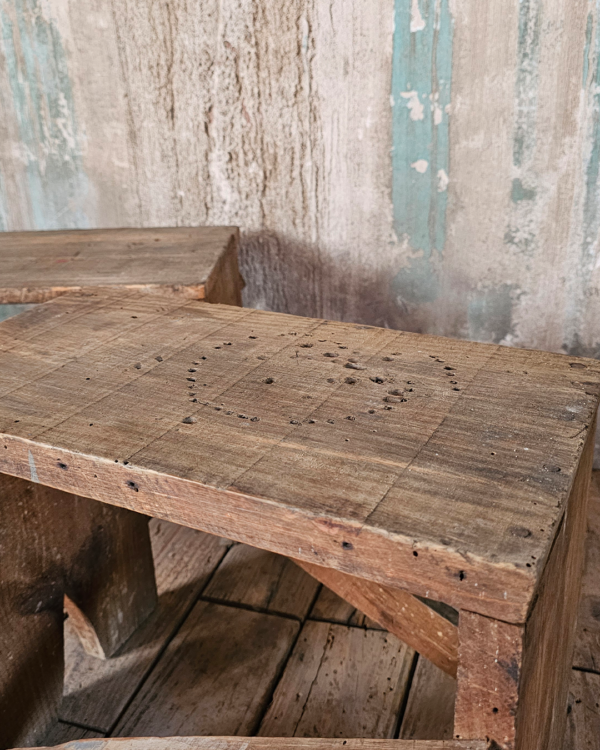 Banquetas en madera de pino - Imagen 2