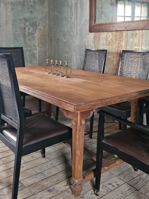 Mesa de comedor en madera de pino