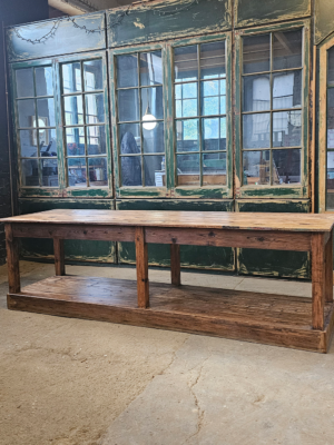 Mesa mostrador en madera de pino