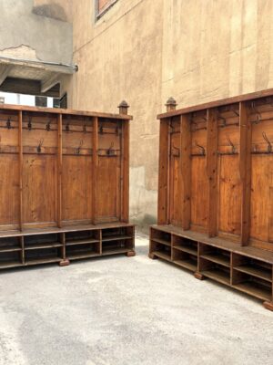 Colgadores de antiguo vestuario club deportivo Italiano