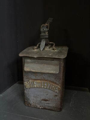 Buzón francés del siglo XX