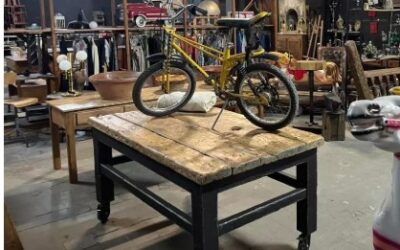 Paraíso viral vintage en Montserrat: muebles centenarios a precios accesibles